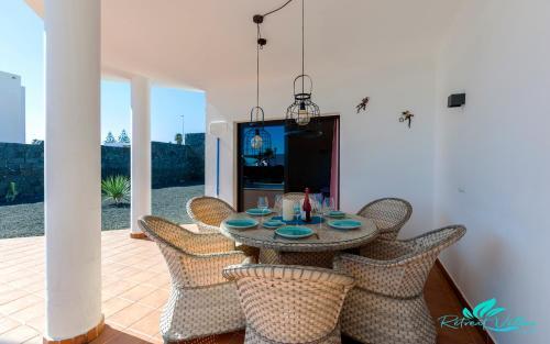 Remarkable 3-bed Villa In Playa Blanca