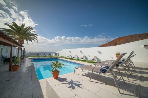 Villa Renaissance, 6 Bed 6 Bath Spacious Villa