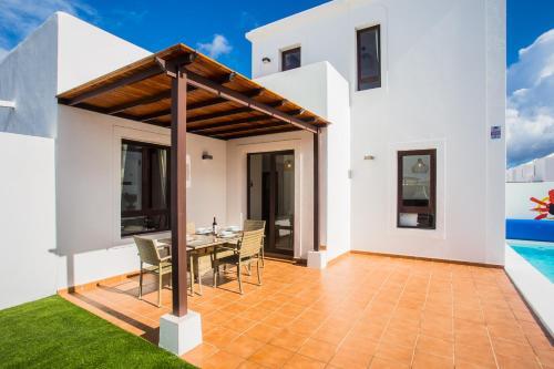 Impeccable 2-bed Villa In Playa Blanca