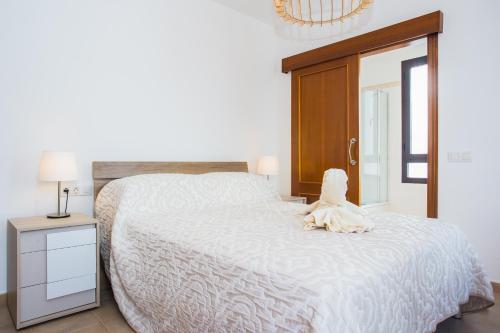 Impeccable 2-bed Villa In Playa Blanca