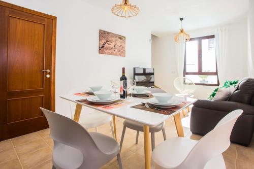 Impeccable 2-bed Villa In Playa Blanca