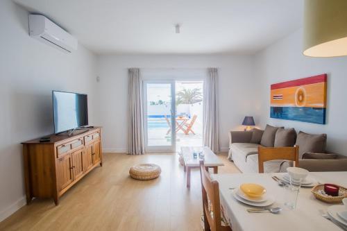 Remarkable 2-bed Villa In Playa Blanca