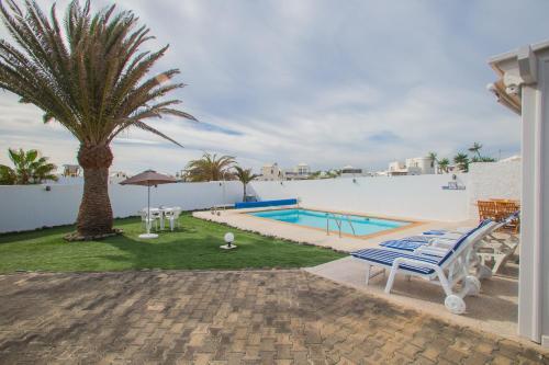 Remarkable 2-bed Villa In Playa Blanca