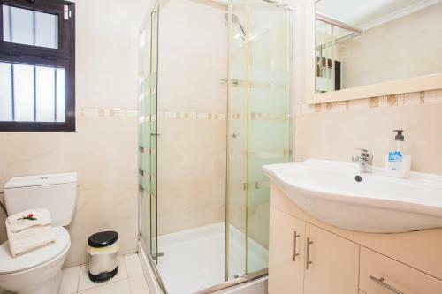 Remarkable 4-bed Villa In Playa Blanca