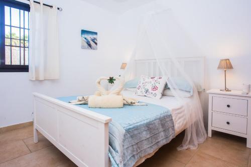 Remarkable 4-bed Villa In Playa Blanca