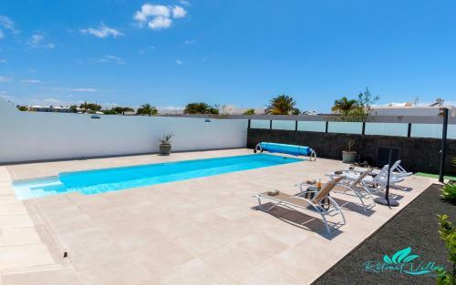 Stunning 4 Bed Villa With Studio In Playa Blanca