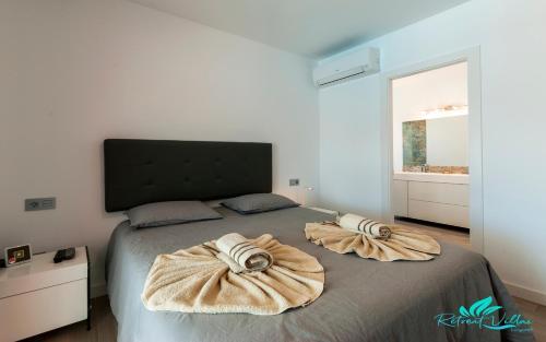 Stunning 4 Bed Villa With Studio In Playa Blanca