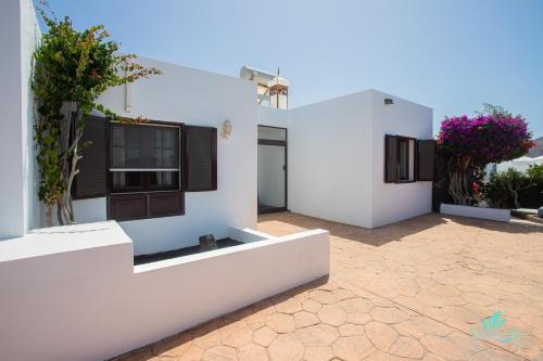 Impeccable 3-bed Villa In Playa Blanca