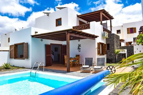 Individual Villa With Solar Heated Pool