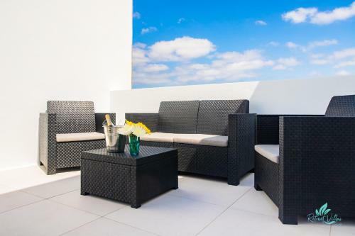 Beautiful 2-bed Villa With Private Pool