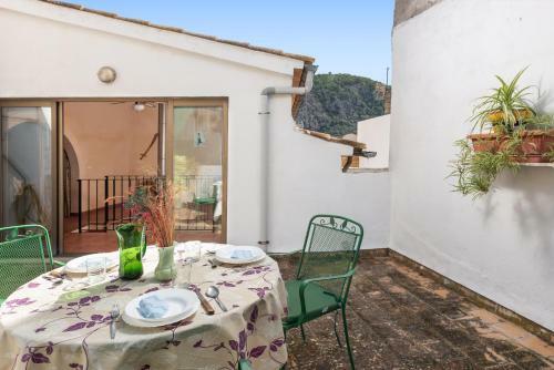 Lleon Town House In Pollensa, Mallorca