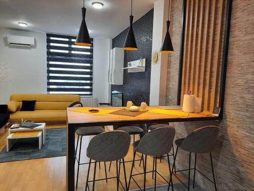 Apartman Holiday Pale Sa Dvije Spavace Sobe