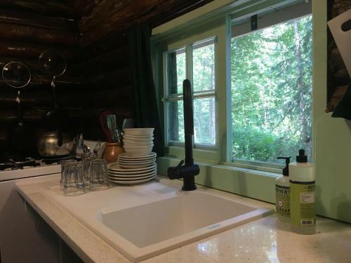 Trapper John's Cabin & Cottages