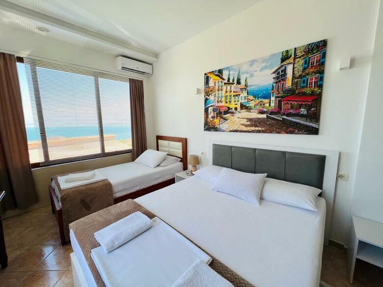 Hostal Iart Residence