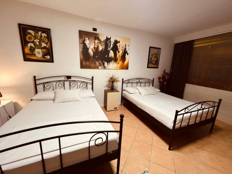 Hostal Iart Residence