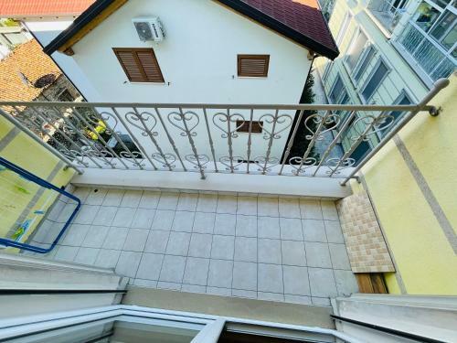 Apartamento Extra Home, Gjuhadol