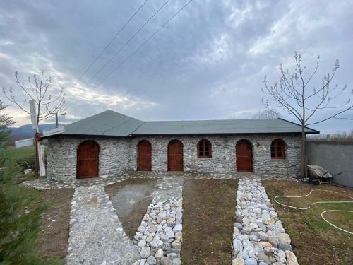 Windmill Shkodra Gesthouse Camping & Grill
