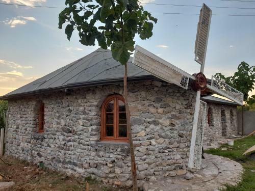 Windmill Shkodra Gesthouse Camping & Grill