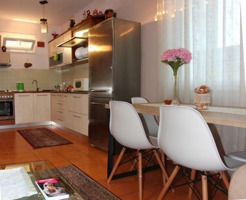 All Seasons Apartments