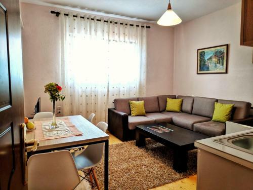 All Seasons Apartments
