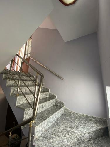 Cheerful Residential Home With Free Parking & Wifi