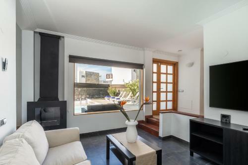 Ereza Villas Camelot