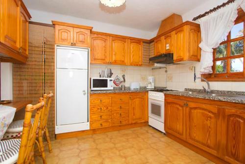 Villa Rondas With Sea View And Jacuzzi