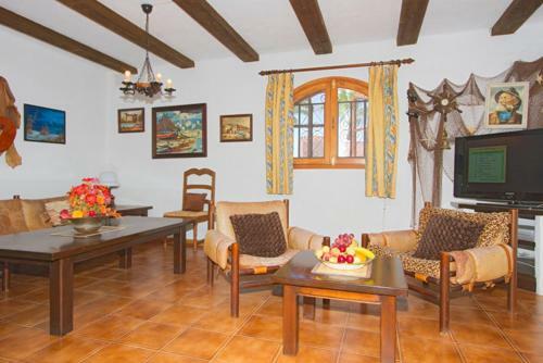 Villa Rondas With Sea View And Jacuzzi