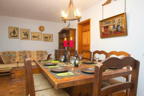 Villa Rondas With Sea View And Jacuzzi
