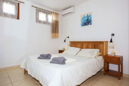 Villa Bandera With Private Heated Pool And Childrens Play Area