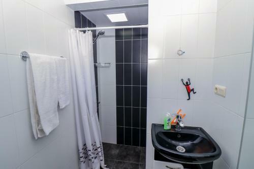 Stay Inn Apartments At Saryan Street