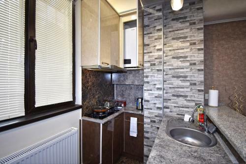 Luxury Apartment In Republic Square