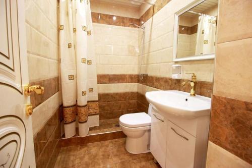 Al Sheikh 5 Bedroom Luxury Apartment 1