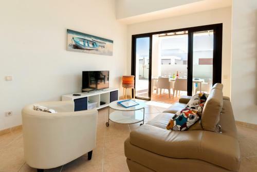 Lovely 3-bed Villa In Playa Blanca