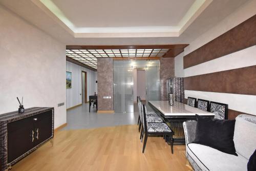 Apartment North Avenue 5
