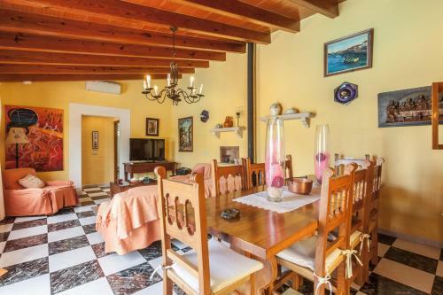 Villa Fullos