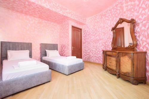 Central Yerevan 3 Bedroom Charming Apartment,near Republic Square