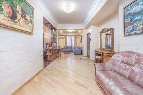 Central Yerevan 3 Bedroom Charming Apartment,near Republic Square