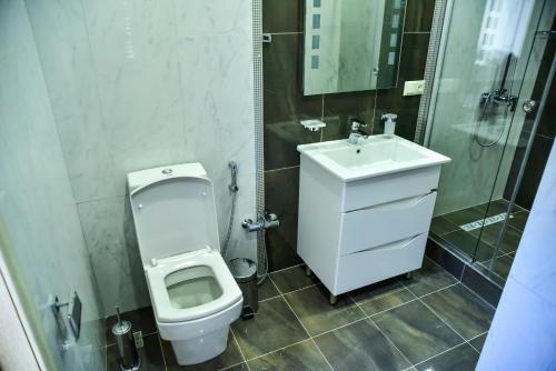 Apartment In The City Center 29