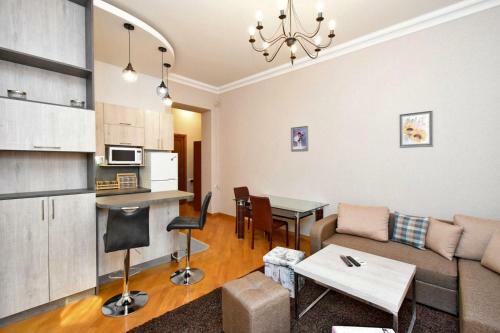 Yerevan Center Apartment By Full House