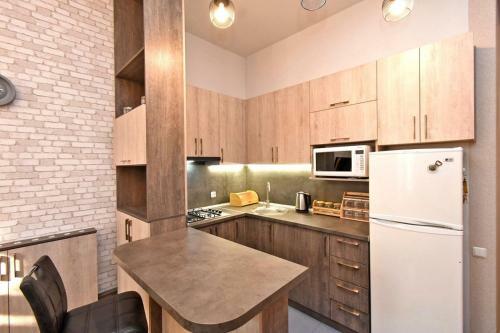 Yerevan Center Apartment By Full House