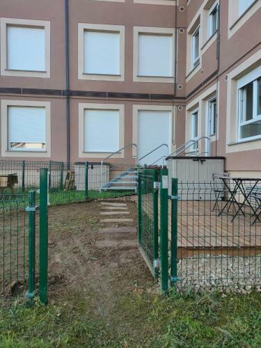 Apartamento Vacacional Para Familias Con Jardin