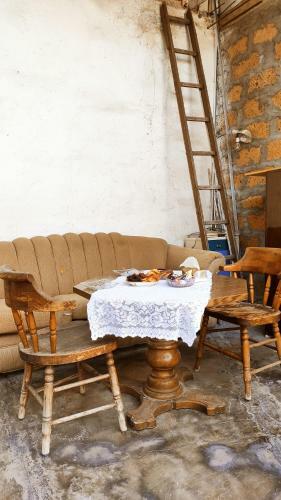 Hostal Flora's Guest House
