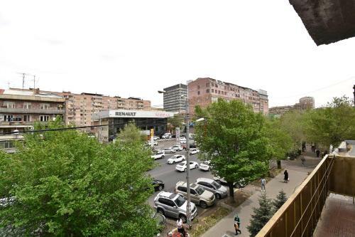 Rc Apartment On Komitas Avenue