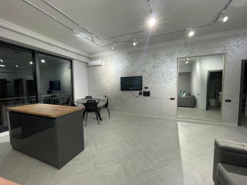 Andranik's City Center Apartment