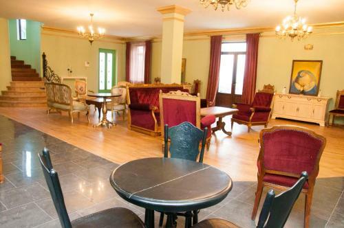 Hostal Chateau Gabriel
