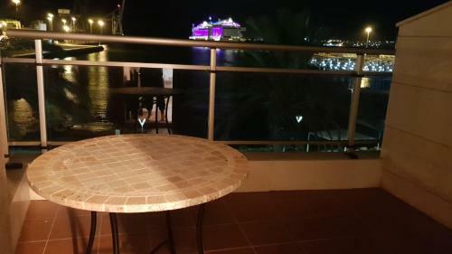 Apartamento �tico La Marina