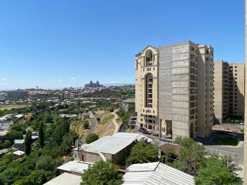 Argishti Street, 2 Bedrooms Spacious, Sunny Apartment Gl148