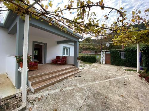 Hostal Progon House