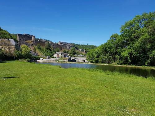 Aux Bains De La Semois